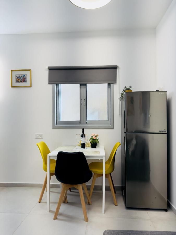 Amazing 2Rooms Apt In Bat Yam - Step By The Beach Esterno foto