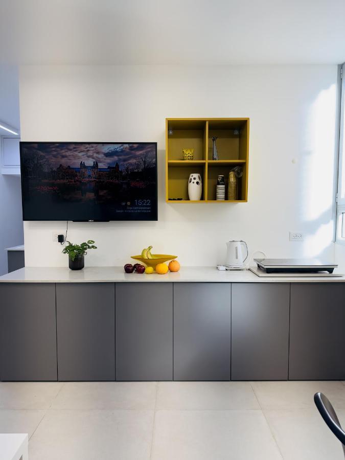 Amazing 2Rooms Apt In Bat Yam - Step By The Beach Esterno foto