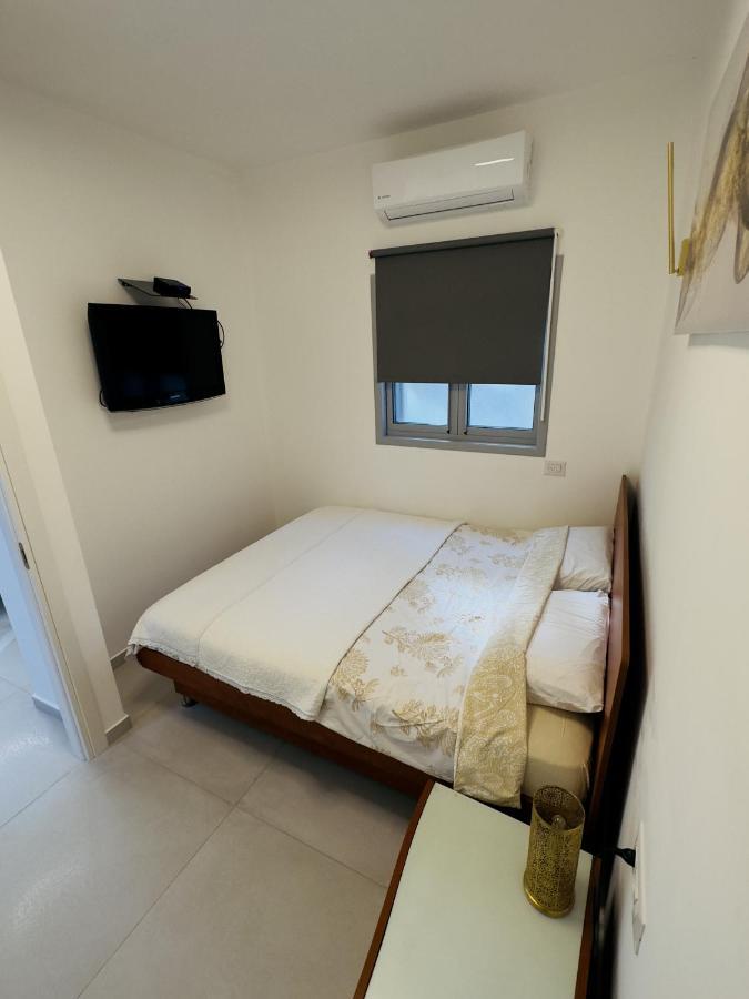 Amazing 2Rooms Apt In Bat Yam - Step By The Beach Esterno foto