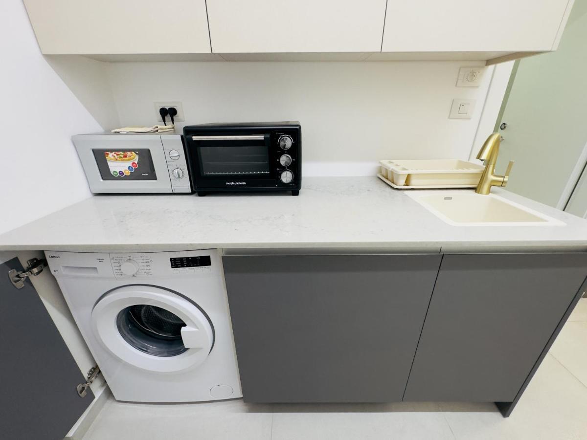 Amazing 2Rooms Apt In Bat Yam - Step By The Beach Esterno foto
